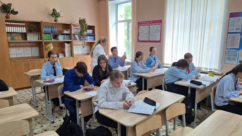 В школе в очередной раз прошла лекция среди учащихся о вреде наркотиков, которую провела Евдокимова Т.В.
